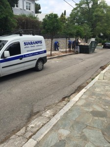 Αντικατάσταση πεζοδρομίων και υδρορροών στη Φιλοθέη
