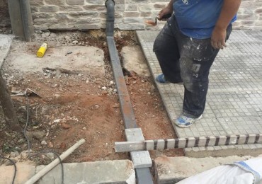 τοποθετηση πλακιδιων πεζοδρομιου