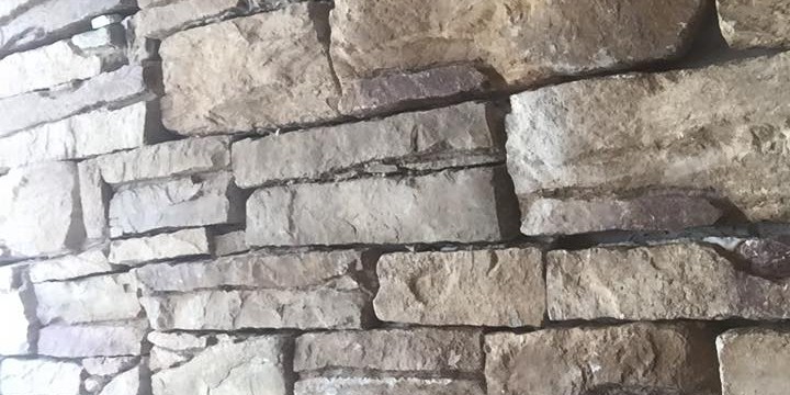Τοποθέτηση πέτρας στο Καματερό από την New Home Constructions