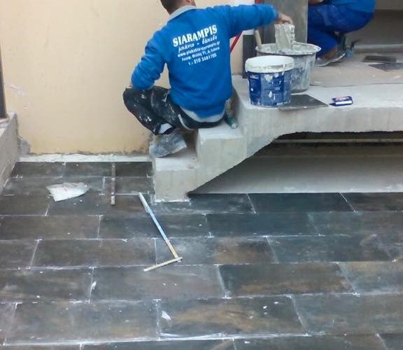 Τοποθέτηση πλακιδίων από το συνεργείο New Home Constructions
