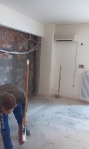 Φωτογραφίες από την έναρξη εργασιών και την αποξήλωση του χώρου του διαμερίσματος